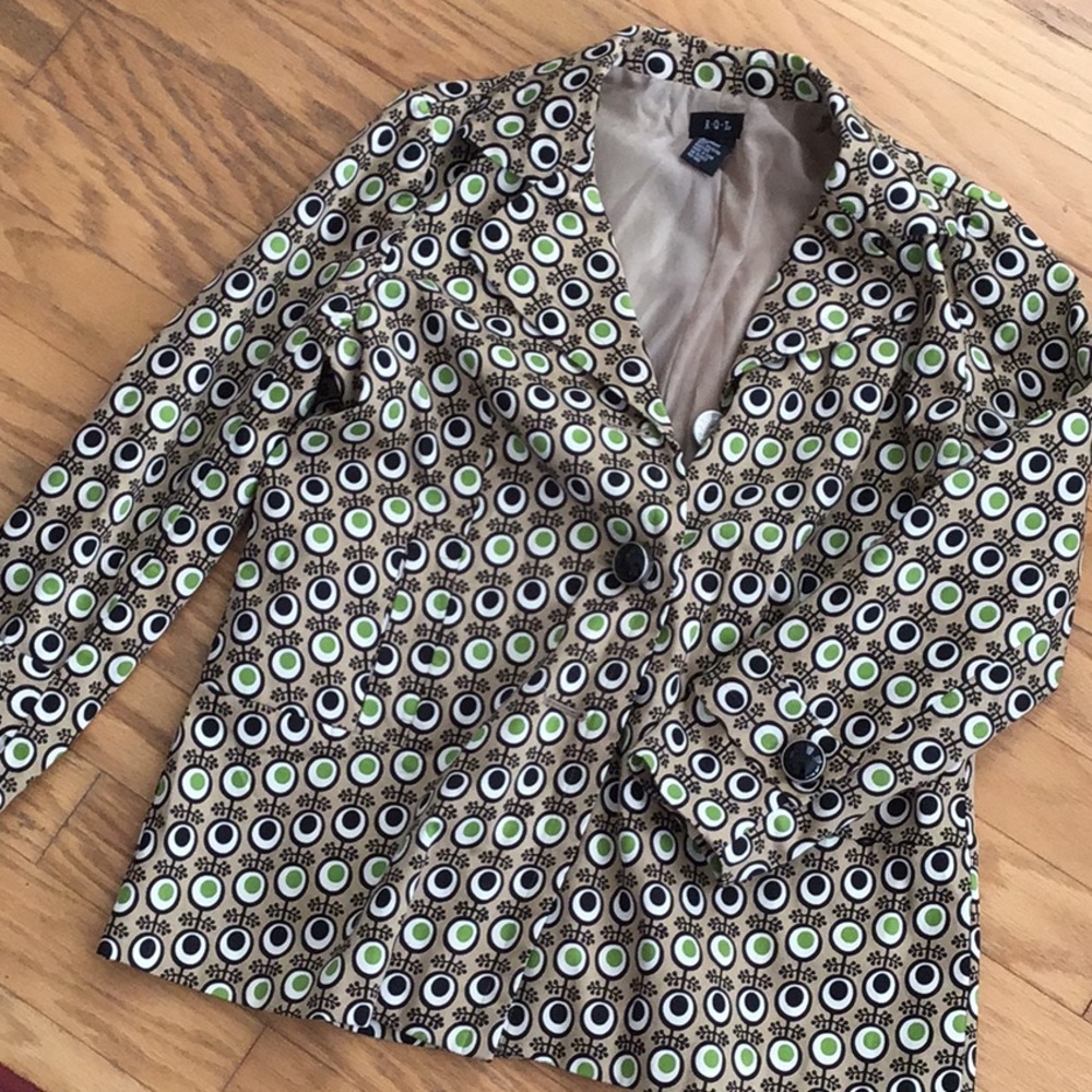 Lightweight button up coat size L